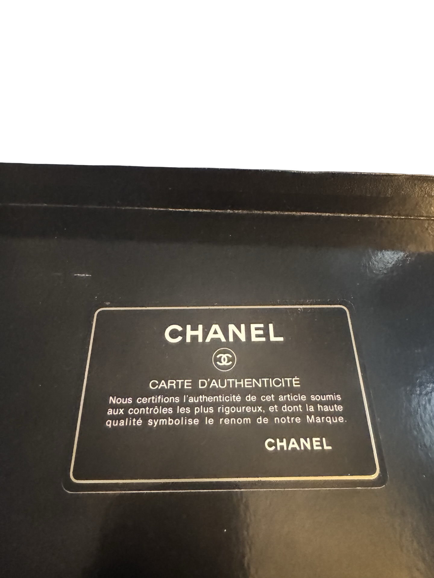 Preloved Chanel Metallic Gold Diamond Quilted Leather Wallet – Bicolor Elegance
