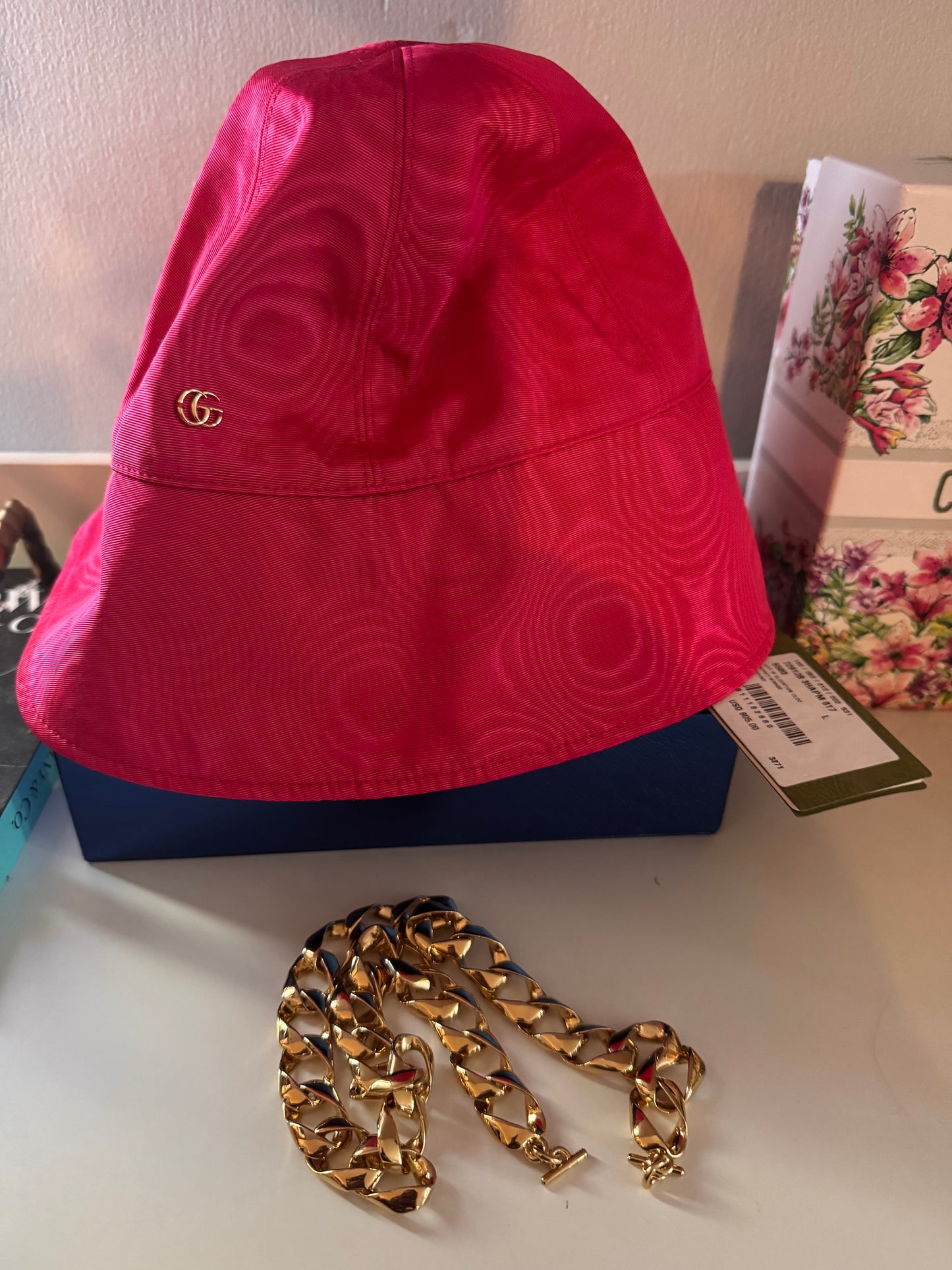 Gucci Bucket Hat w gold chain NWT