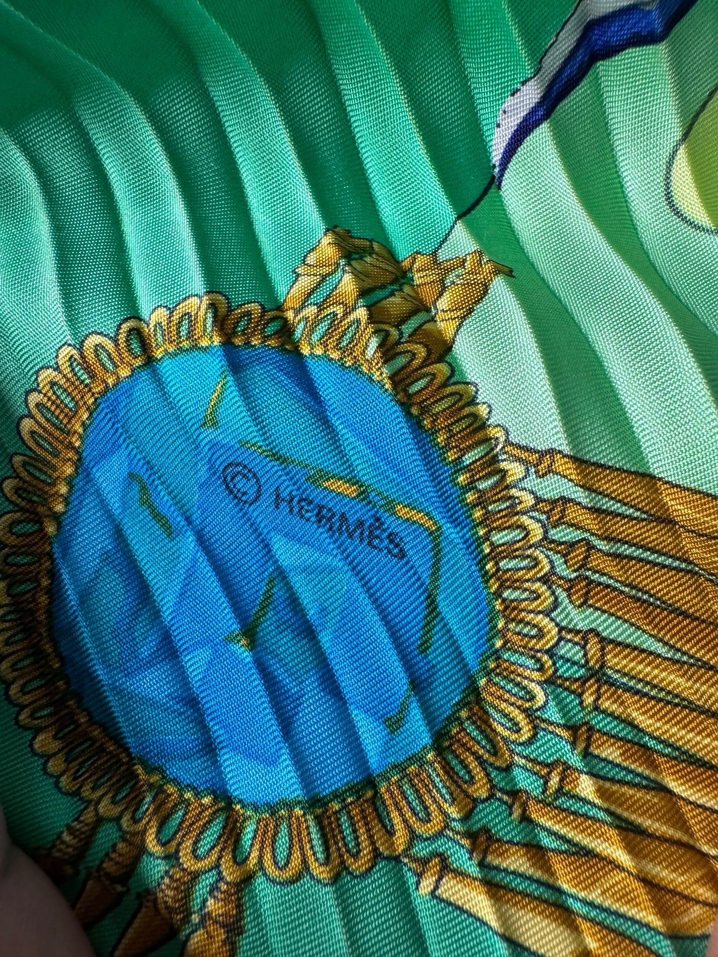 Hermès Plissé Silk Scarf – Emerald Green & Gold Preloved