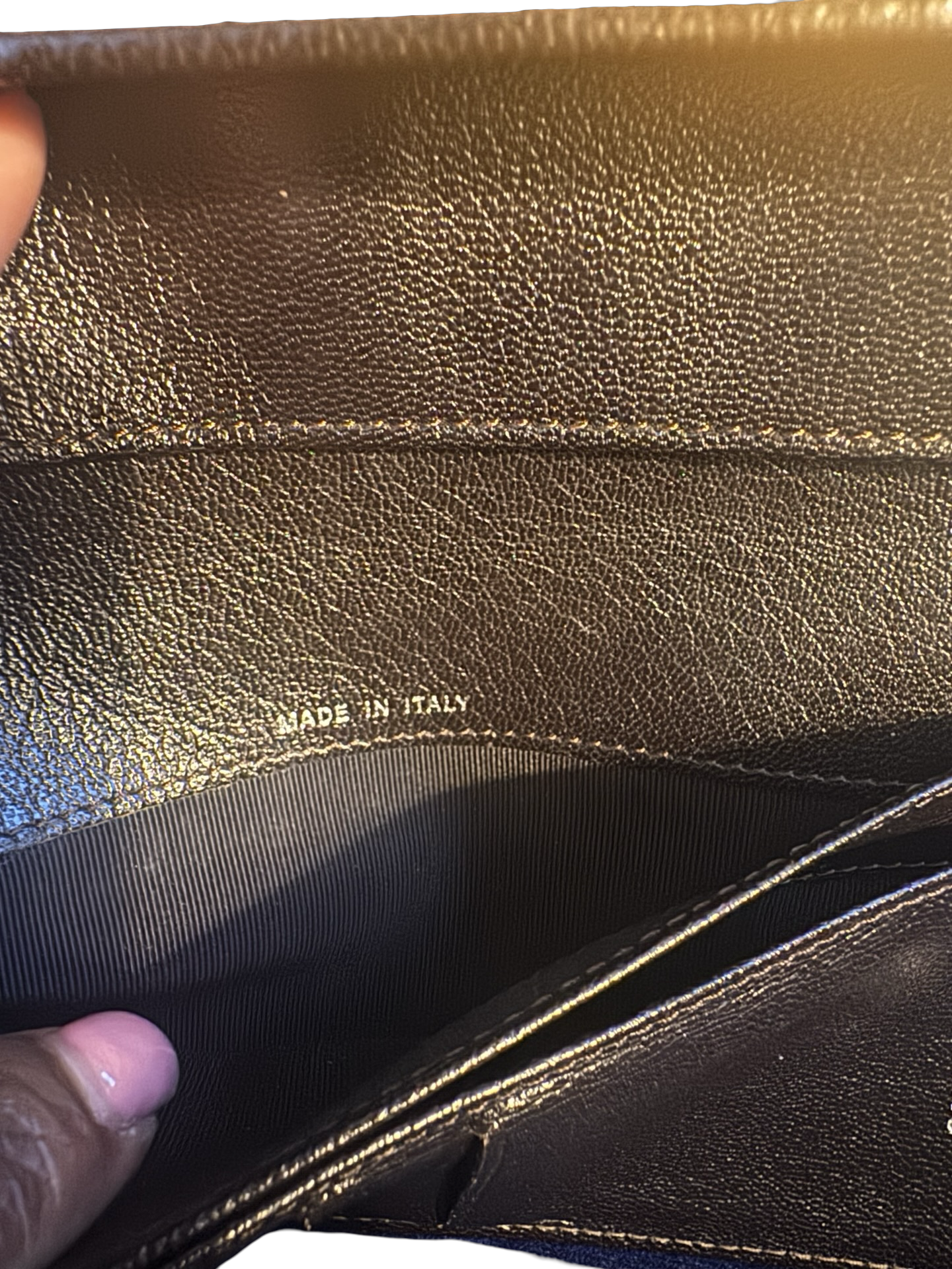 Preloved Chanel Metallic Gold Diamond Quilted Leather Wallet – Bicolor Elegance
