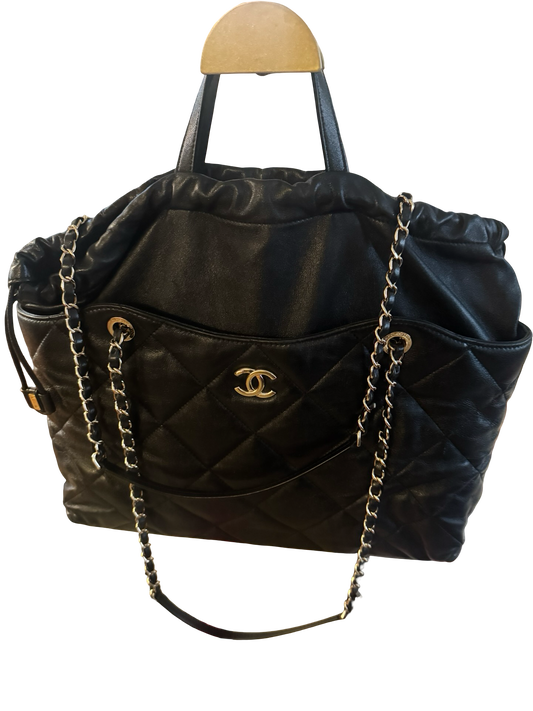 2019 Chanel Limited Edition Diamond Quilted Shopper Tote – Black Lambskin