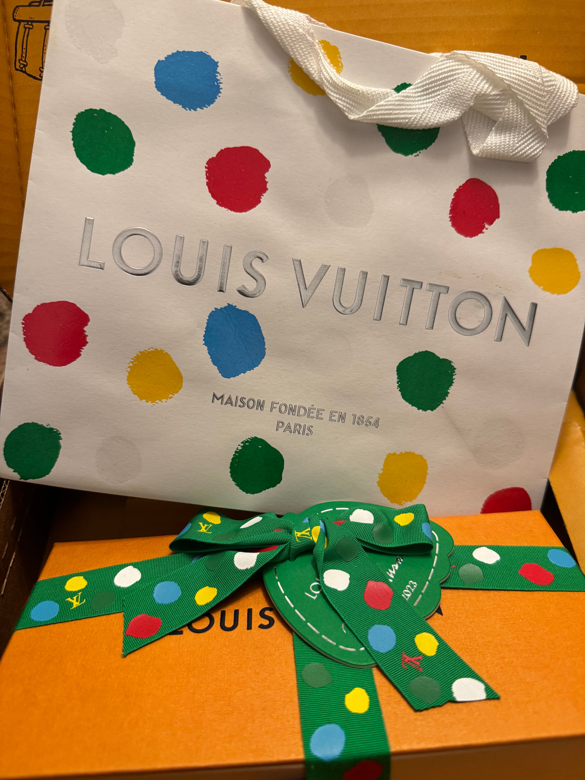 Rare Louis Vuitton x Yayoi Kusama Painted Dots Bandeau – Brand New with Complete Packaging